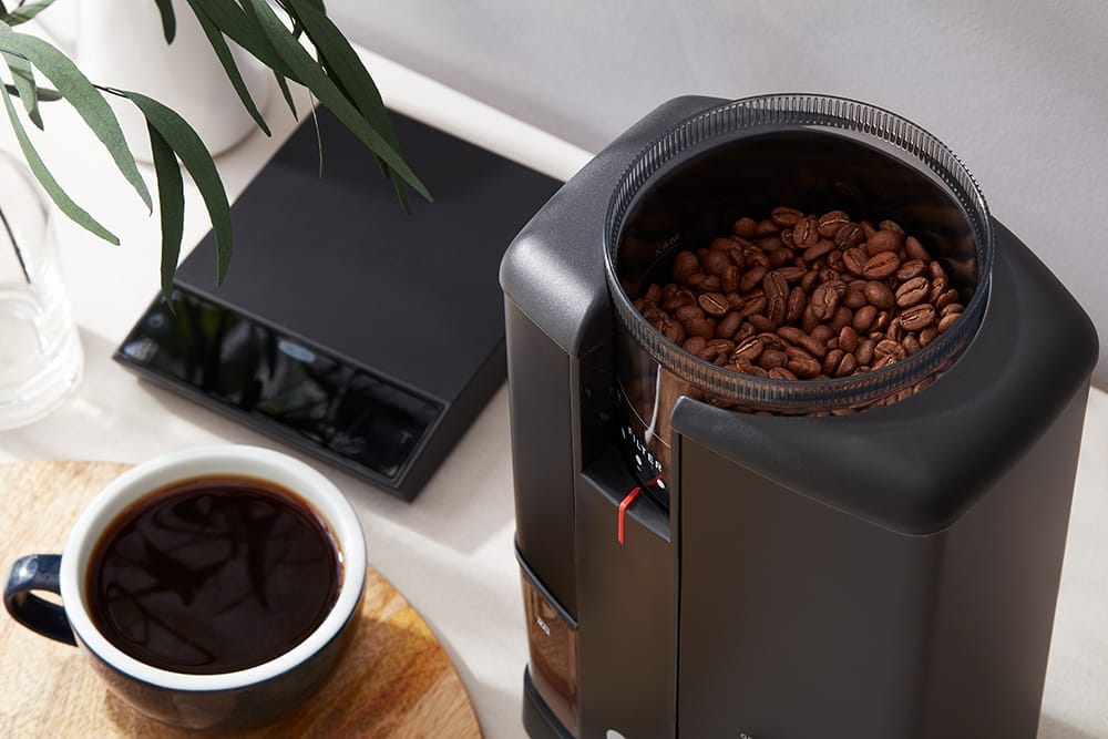 Wilfa Wilfa Svart Aroma Precision Coffee Grinder (Black) + Hario Drip Kettle Air